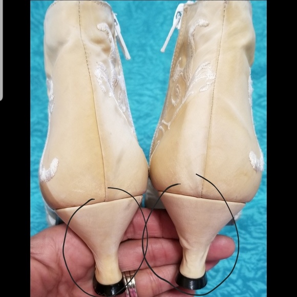 Beautiful VTG Kenneth Cole Booties - Picture 6 of 8